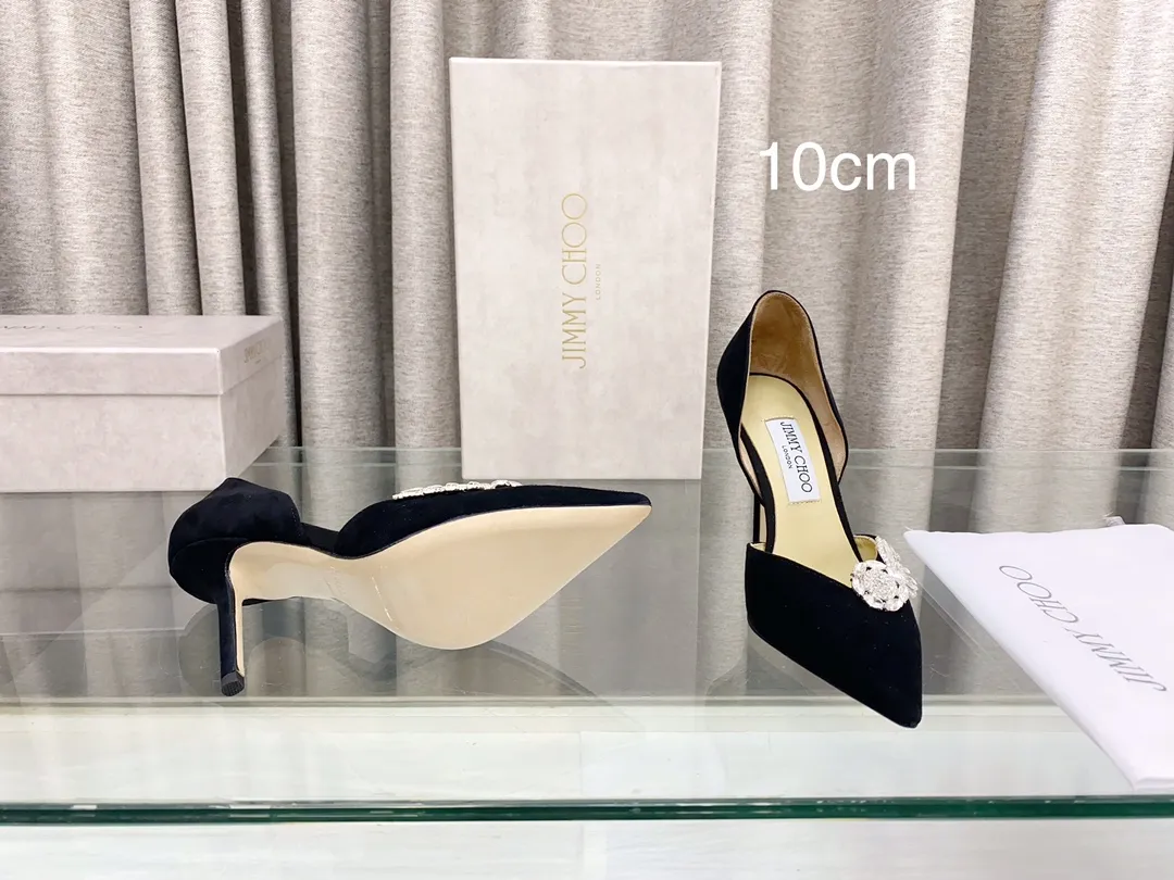 👟👟Ex-factory price 600👟👟 JIMMY CHOO Jimmy Choo counter new leaf diamond hollow shoes 👠 (high quality) 🌈Material: imported cashmere, lining sheepskin ✔️Original customization of rhinestones ➰Italian leather outsole ✨Heel height: 8.5cm/10cm ✨Number of codes: 35~39 (34, 40, 41, 42 are custom-made and cannot be returned or exchanged)